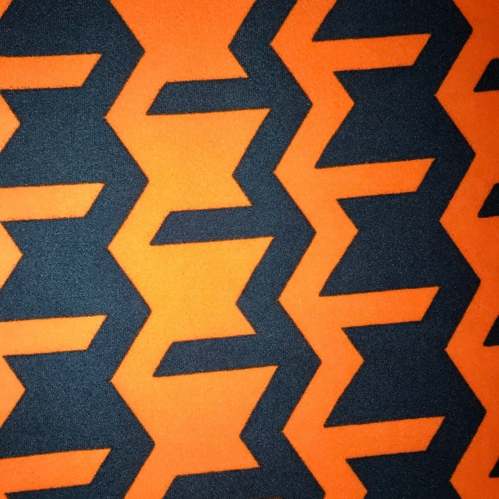 LuLaRoe classic tee perfect condition!